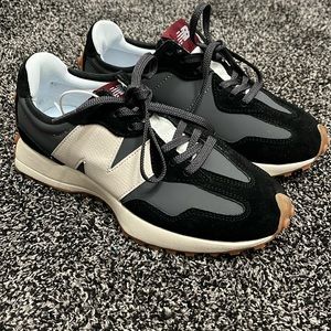 New balance tennis shoes